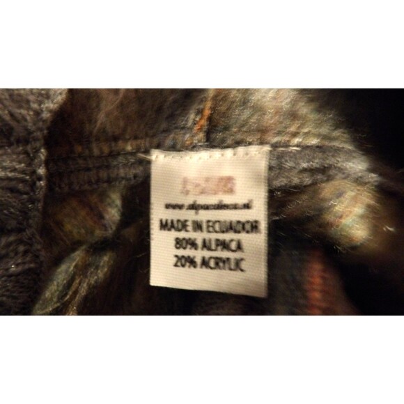 Alpacaloca Ecuadorian Alpaca Blend Cape Shawl Soft Plaid One Size Hooded Button - Picture 8 of 11
